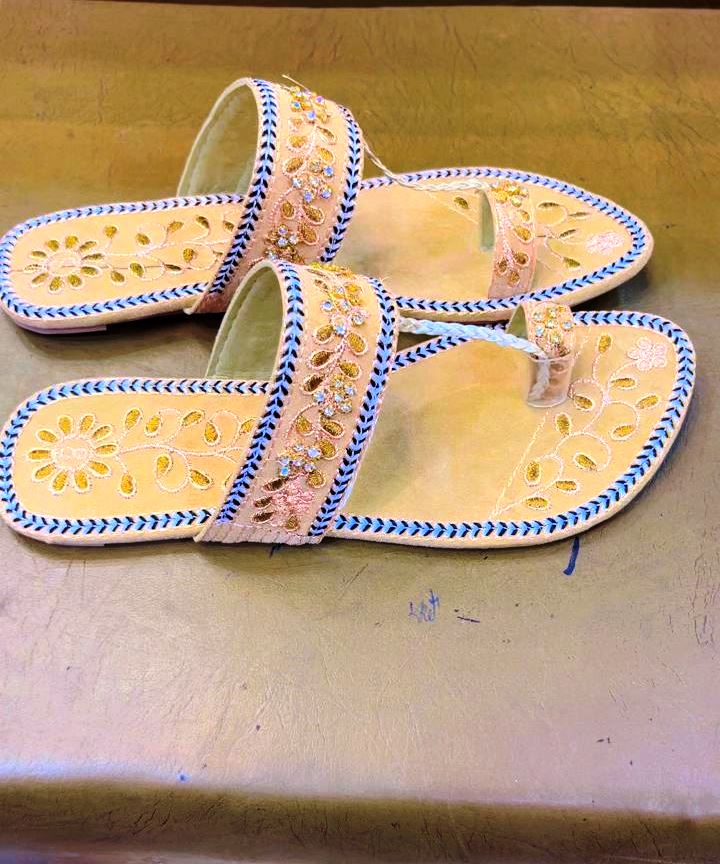 Premium ladies Kola Puri-Skin