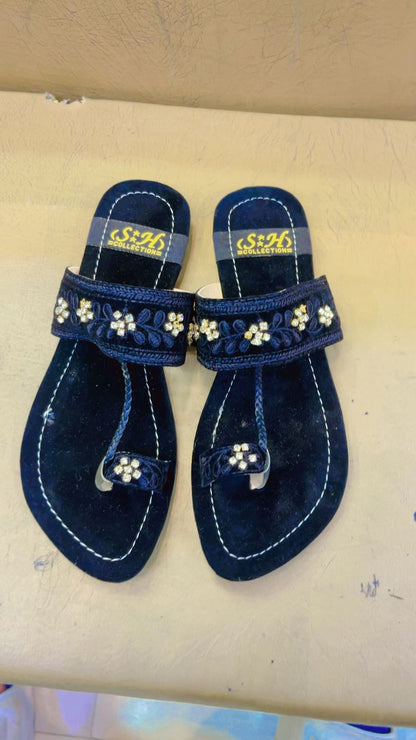 Premium Ladies Kola Puri-Black