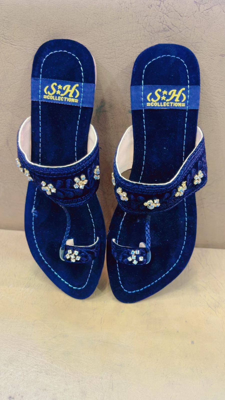 Premium Ladies Kola Puri-Black