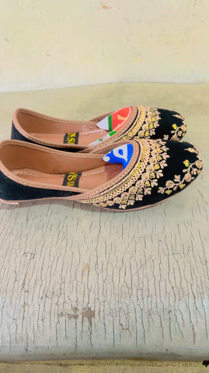 Kids Premium Black golden Khussa