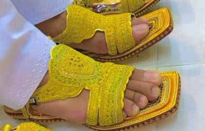 CR Dori Tilla Golden