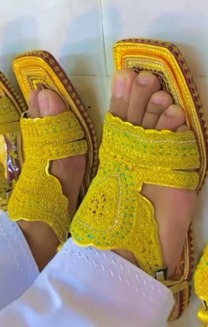 CR Dori Tilla Golden